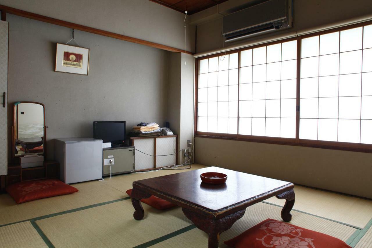 Ryokan (tradycyjny japoński pensjonat lub zajazd) Homeikan Honkan / Daimachi Annex 3*
